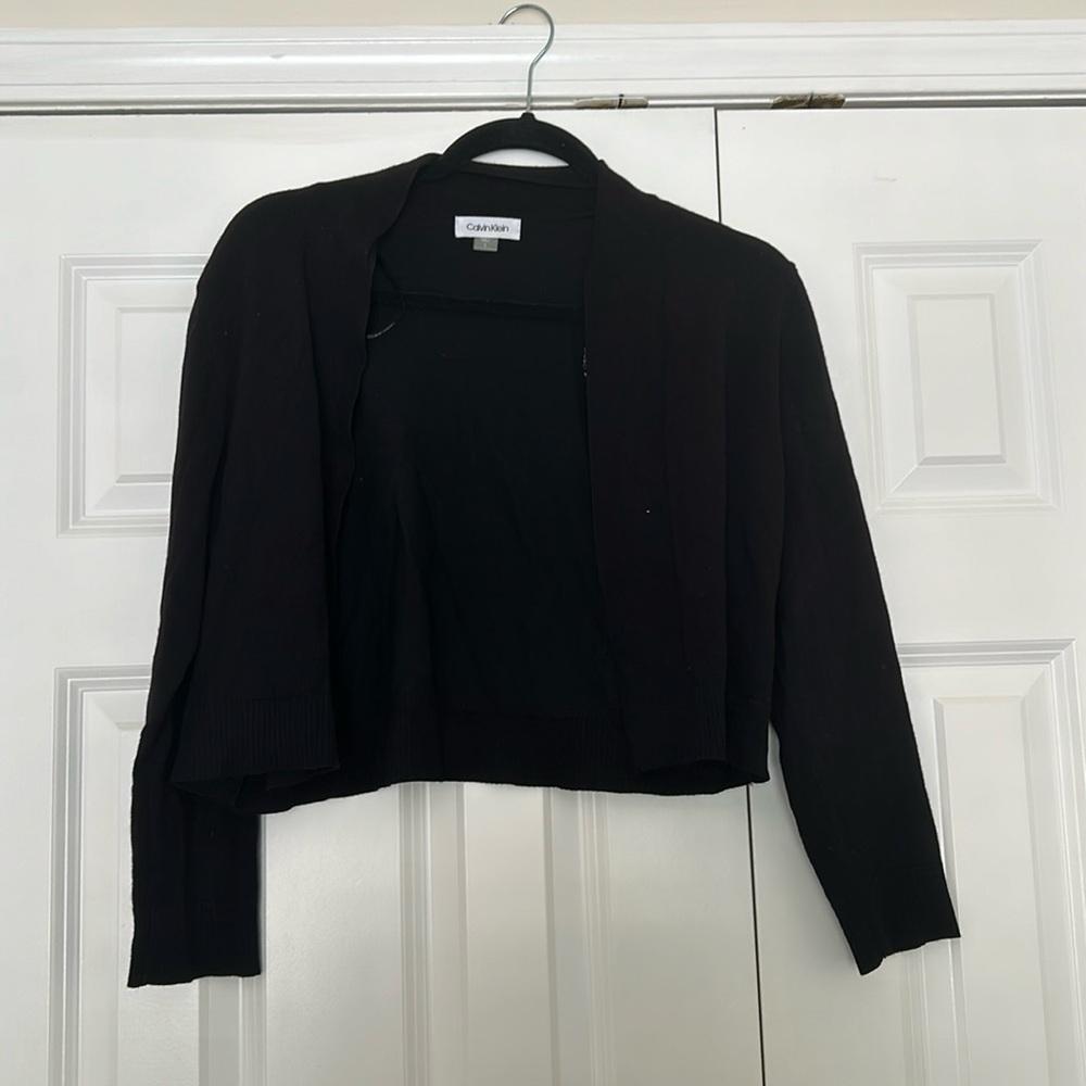 Women’s Calvin Klein cropped open front cardigan. Size L